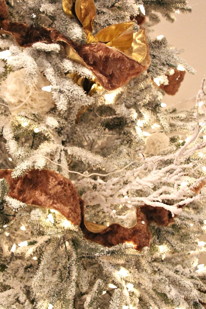 Flocked tree picks and ribbon Flocked tree picks and ribbon