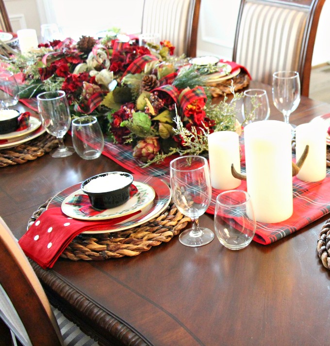 Plaid table setting Plaid table setting