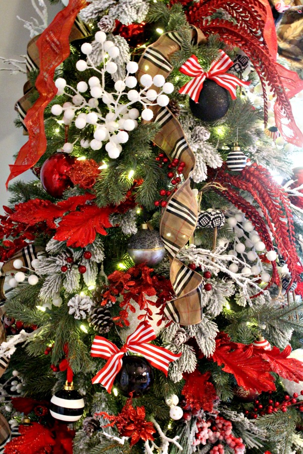 Save everything including, pieces of scrap ribbon from year to year. jennelyinteriors.com Save everything including, pieces of scrap ribbon from year to year. jennelyinteriors.com