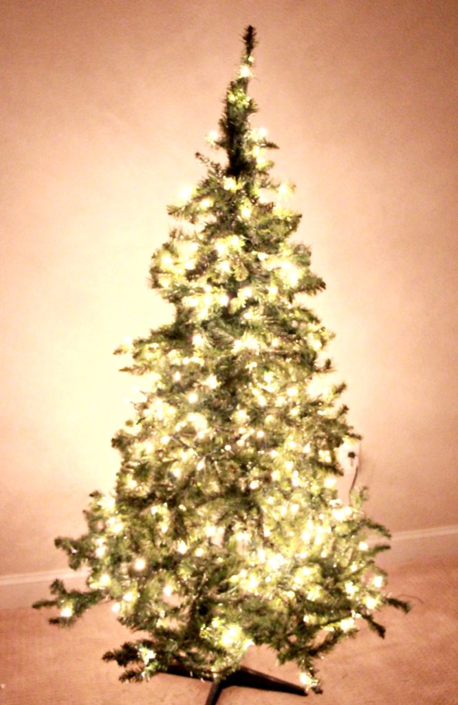 See how I take this $7 tree to a beautiful blush and black tree for a guest room. Jenn Ely Interiors